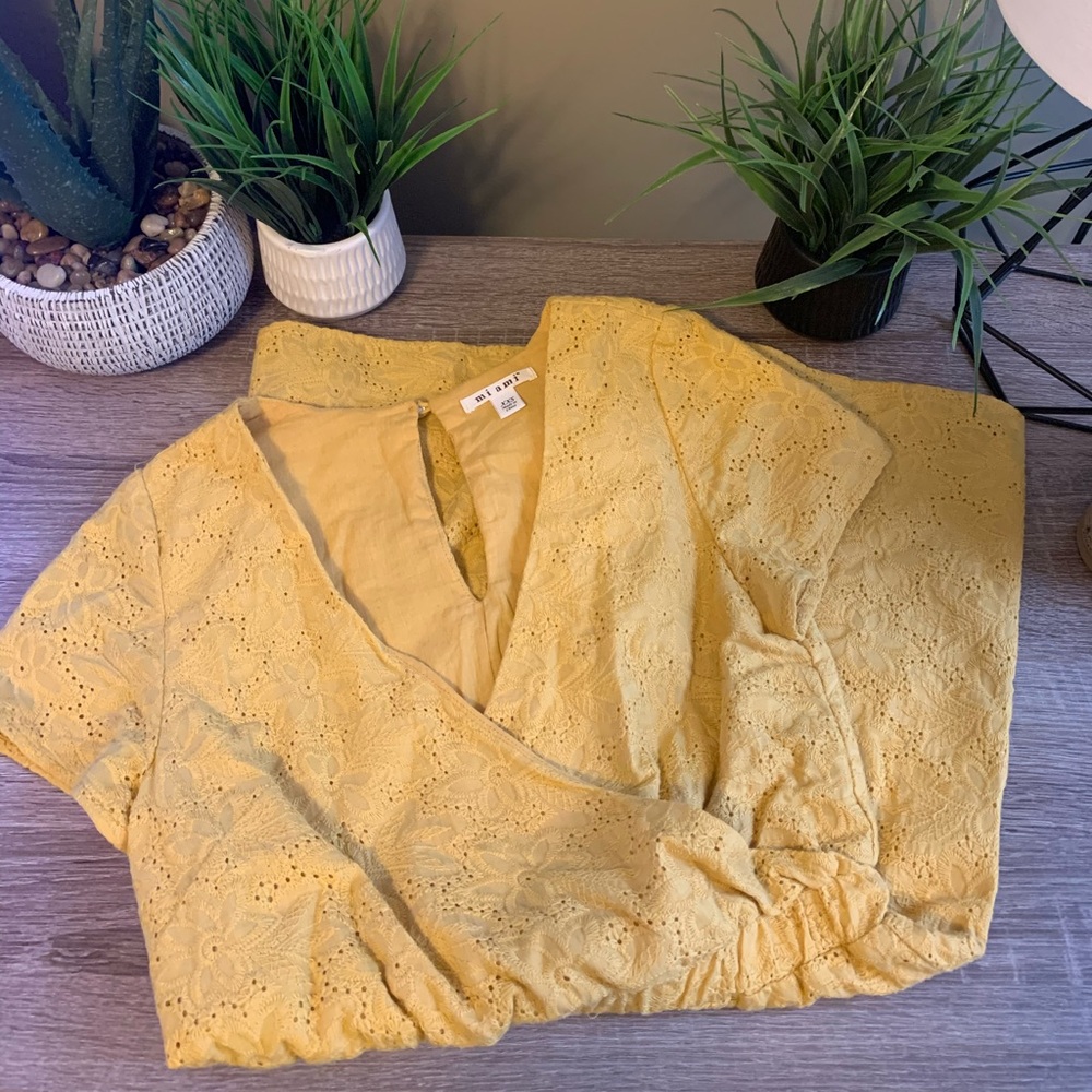 NEW Adorable Yellow Floral Romper